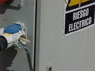 RIESGO ELECTROCUCION  TRABAJO Y CIRCULACION