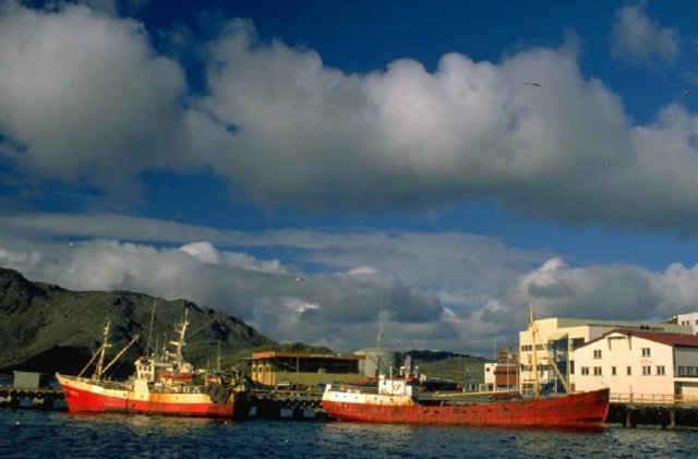 PUERTO MERCANCIAS (13)  BARCOS AVIONES